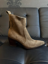 Load image into Gallery viewer, Oncept Nashville Boot - Autumn Moss/ Alpine
