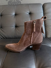 Load image into Gallery viewer, Oncept Nashville Boot - Espresso Suede
