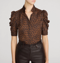 Load image into Gallery viewer, Frame Gillian Top in Light Leopard
