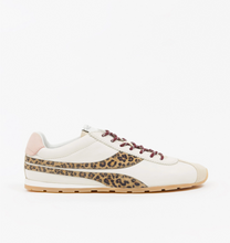 Load image into Gallery viewer, Oncept Essex Sneakers Snow Leopard
